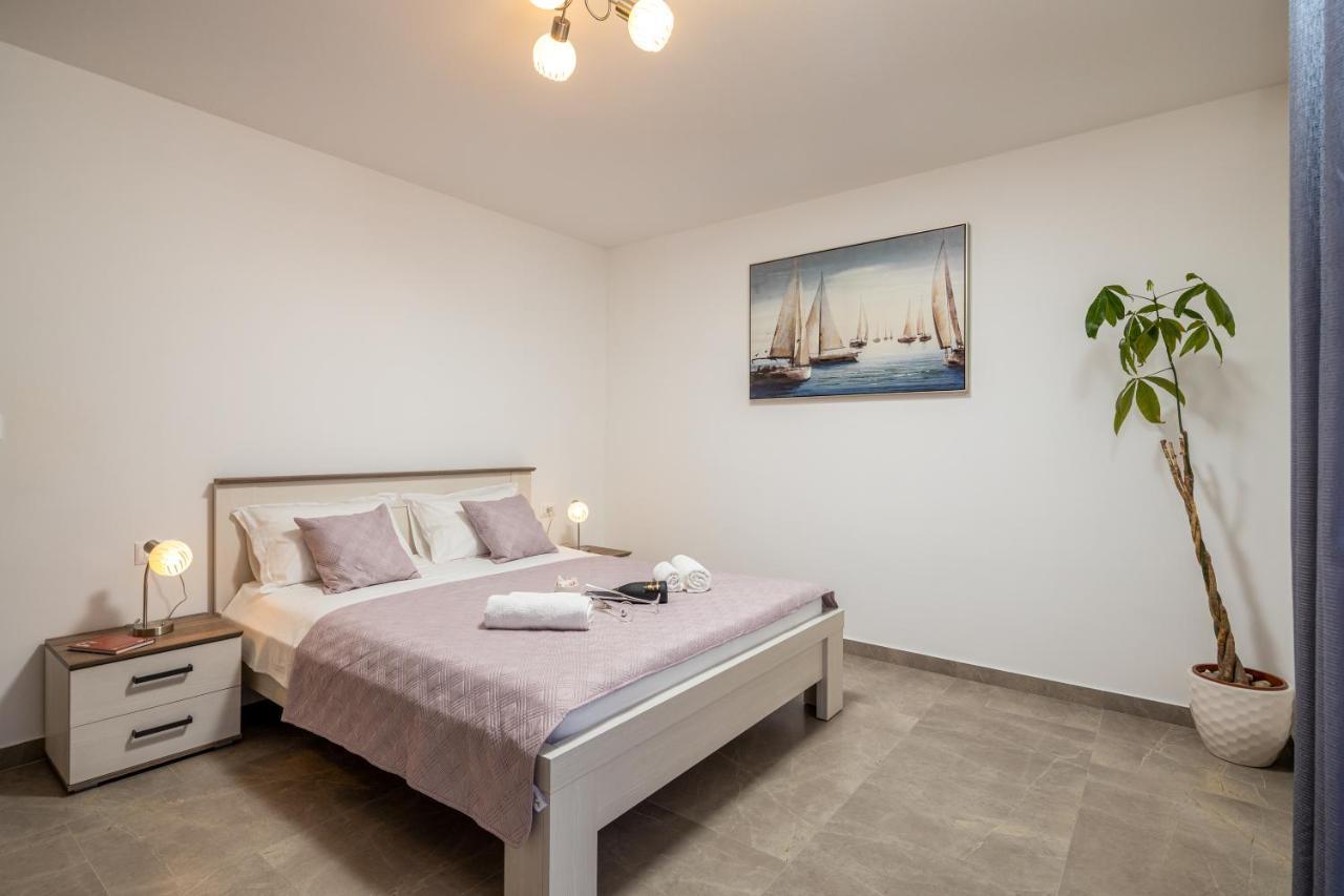 Apartment Navika 오미스 외부 사진