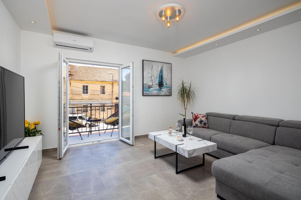 Apartment Navika 오미스 외부 사진