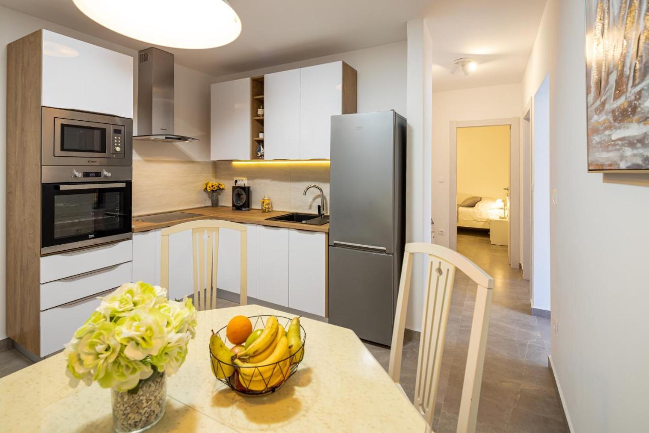 Apartment Navika 오미스 외부 사진
