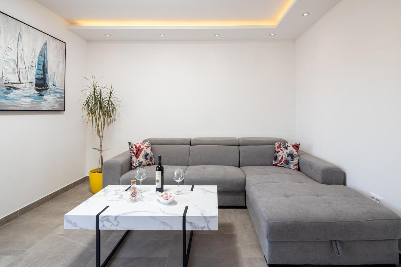 Apartment Navika 오미스 외부 사진